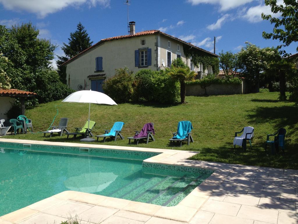 Chez Sarrazin Villa Brossac Bagian luar foto