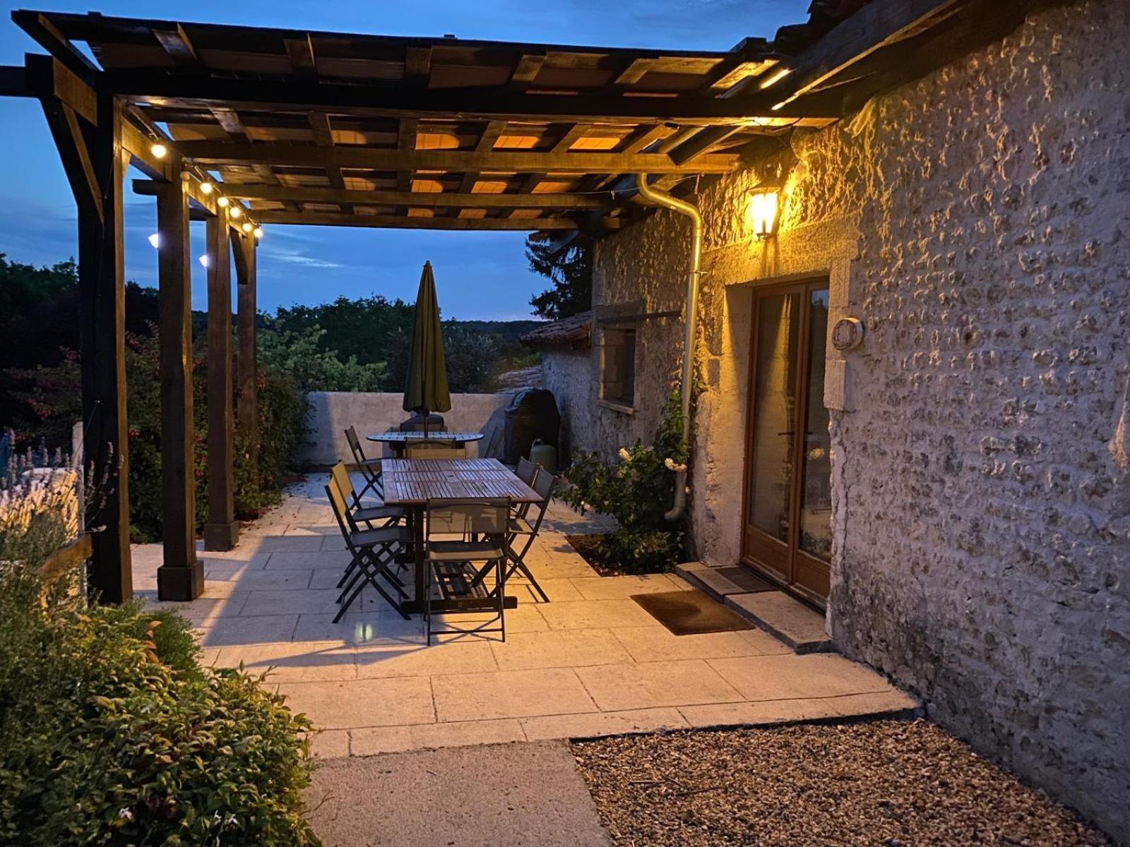 Chez Sarrazin Villa Brossac Bagian luar foto