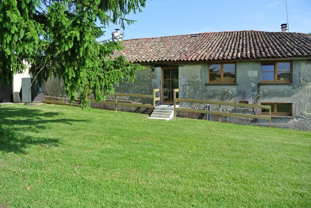 Chez Sarrazin Villa Brossac Bagian luar foto