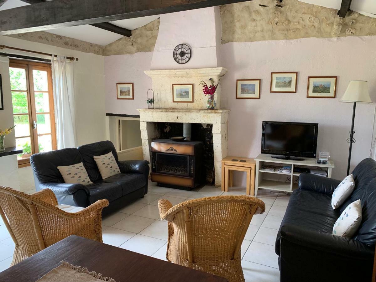 Chez Sarrazin Villa Brossac Bagian luar foto